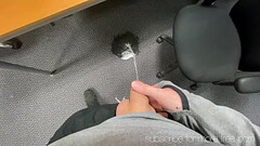 jjreilly79 takes a MASSIVE PISS on the OFFICE CARPET Thumb